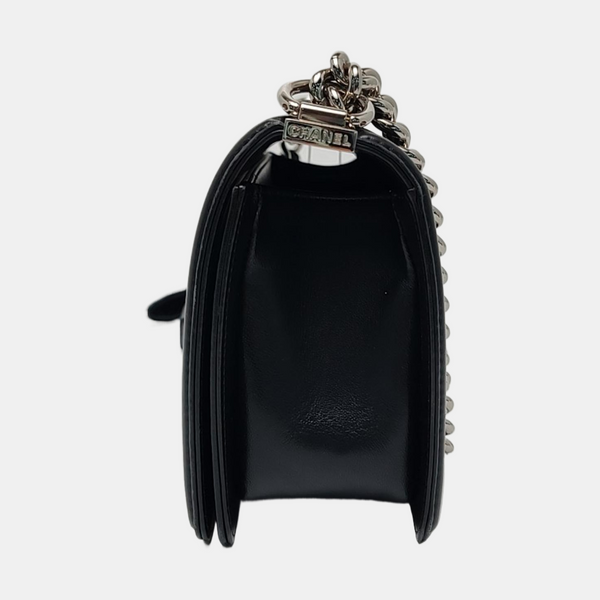 Authenticated pre-owned  Boy Chanel Medium Chevron Calfskin Black - Shoulder Bag at Looply