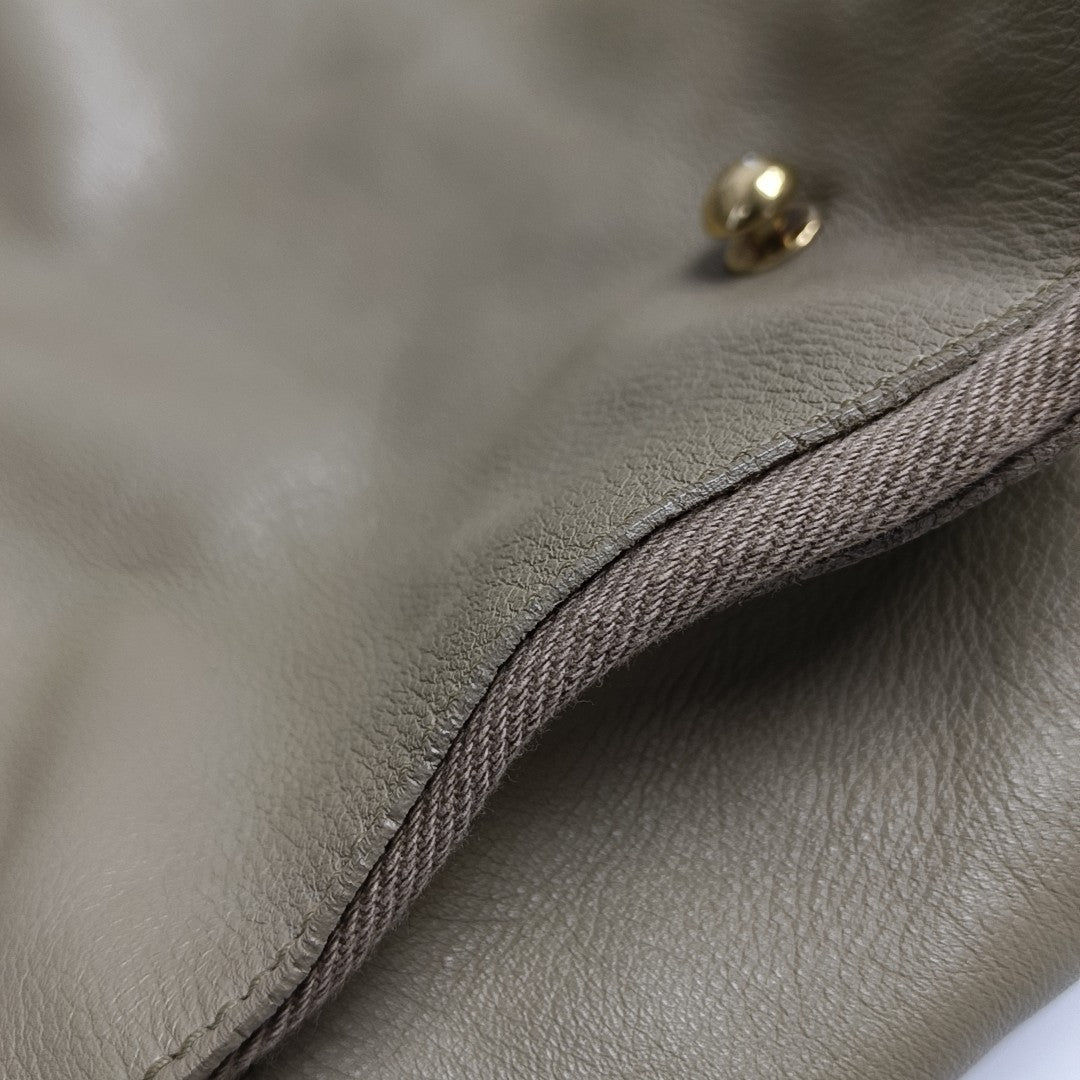 MUSE TWO Medium Calfskin Beige