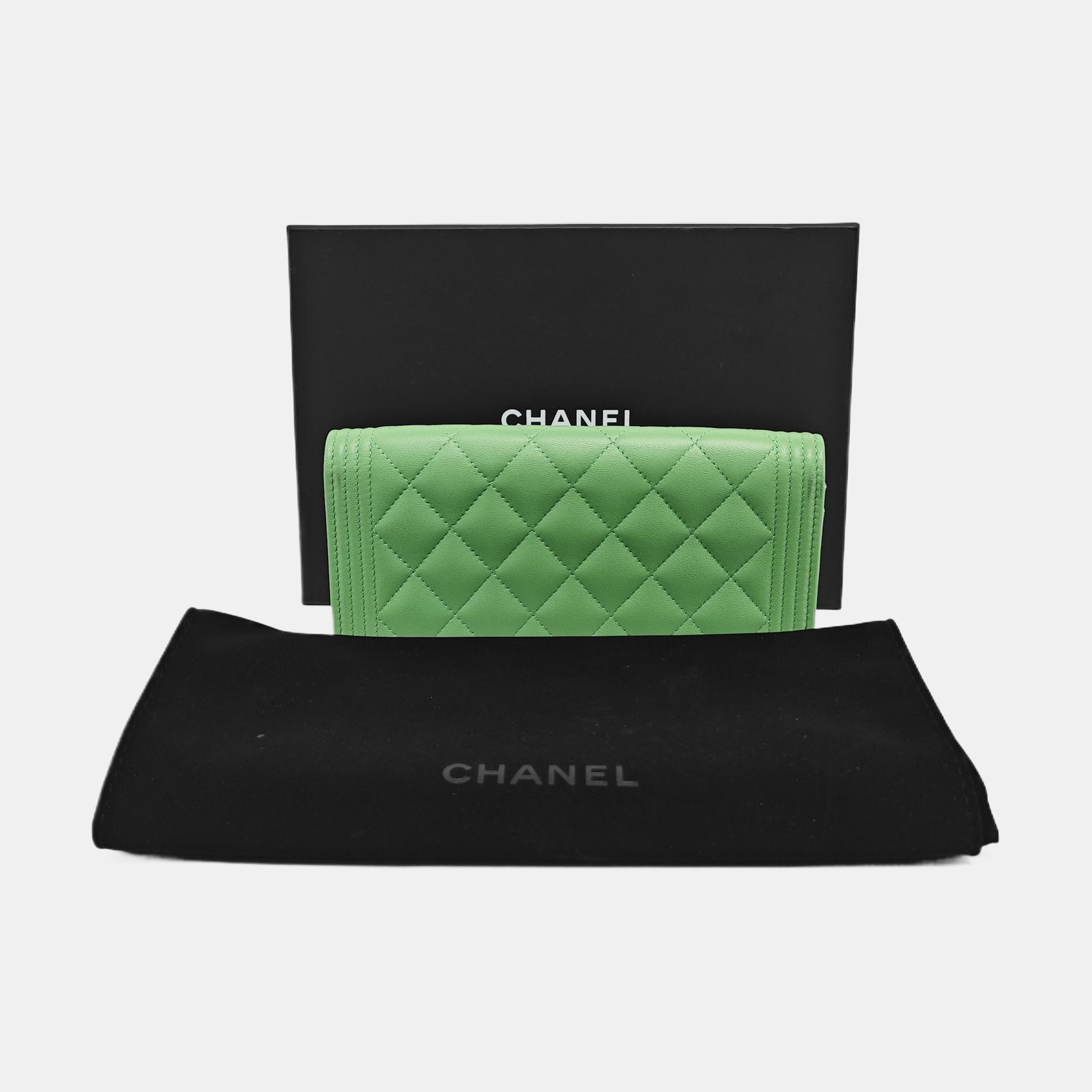 Authenticated pre-owned  Boy Chanel Quilted Lambskin Green Wallet - Wallet at Looply