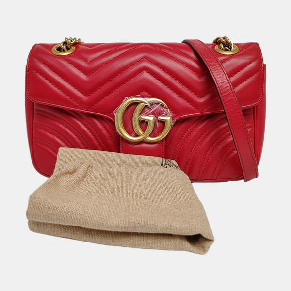 Authenticated pre-owned  GG Marmont Medium Calfskin Red - Shoulder Bag at Looply