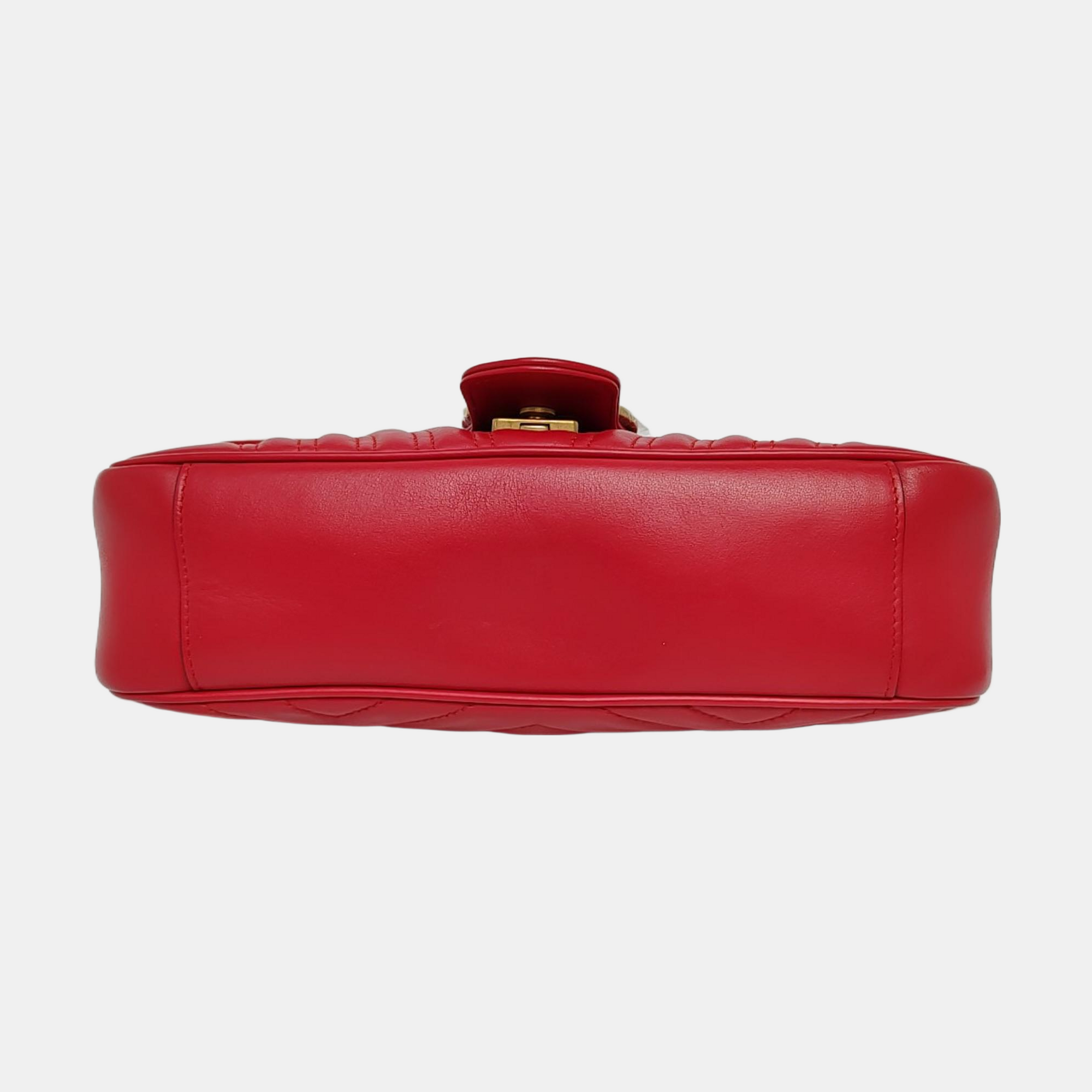 Authenticated pre-owned  GG Marmont Medium Calfskin Red - Shoulder Bag at Looply
