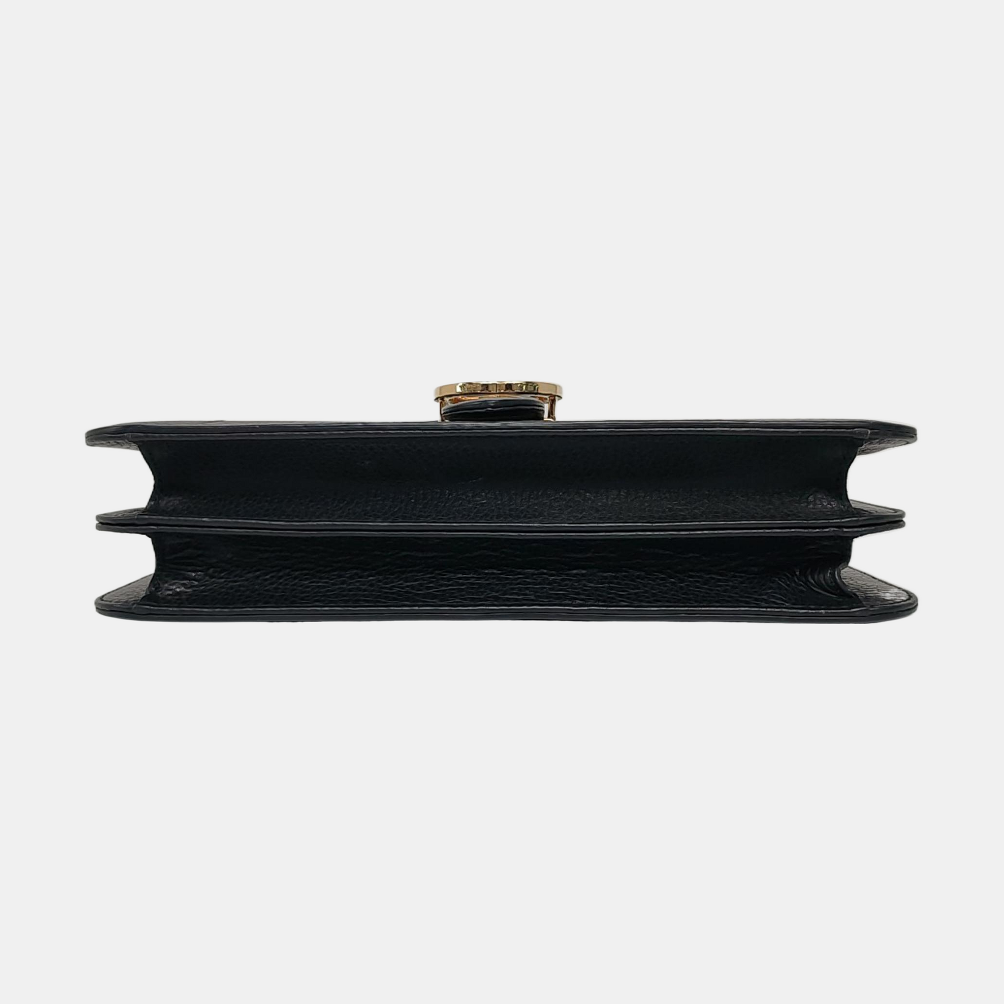 Authenticated pre-owned  Interlocking G Large Calfskin Black - Crossbody Bag at Looply