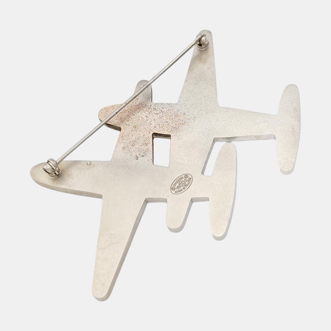 Authenticated pre-owned  Silver-tone Metal Other Brooch - Brooch at Looply