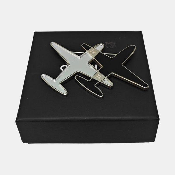 Authenticated pre-owned  Silver-tone Metal Other Brooch - Brooch at Looply