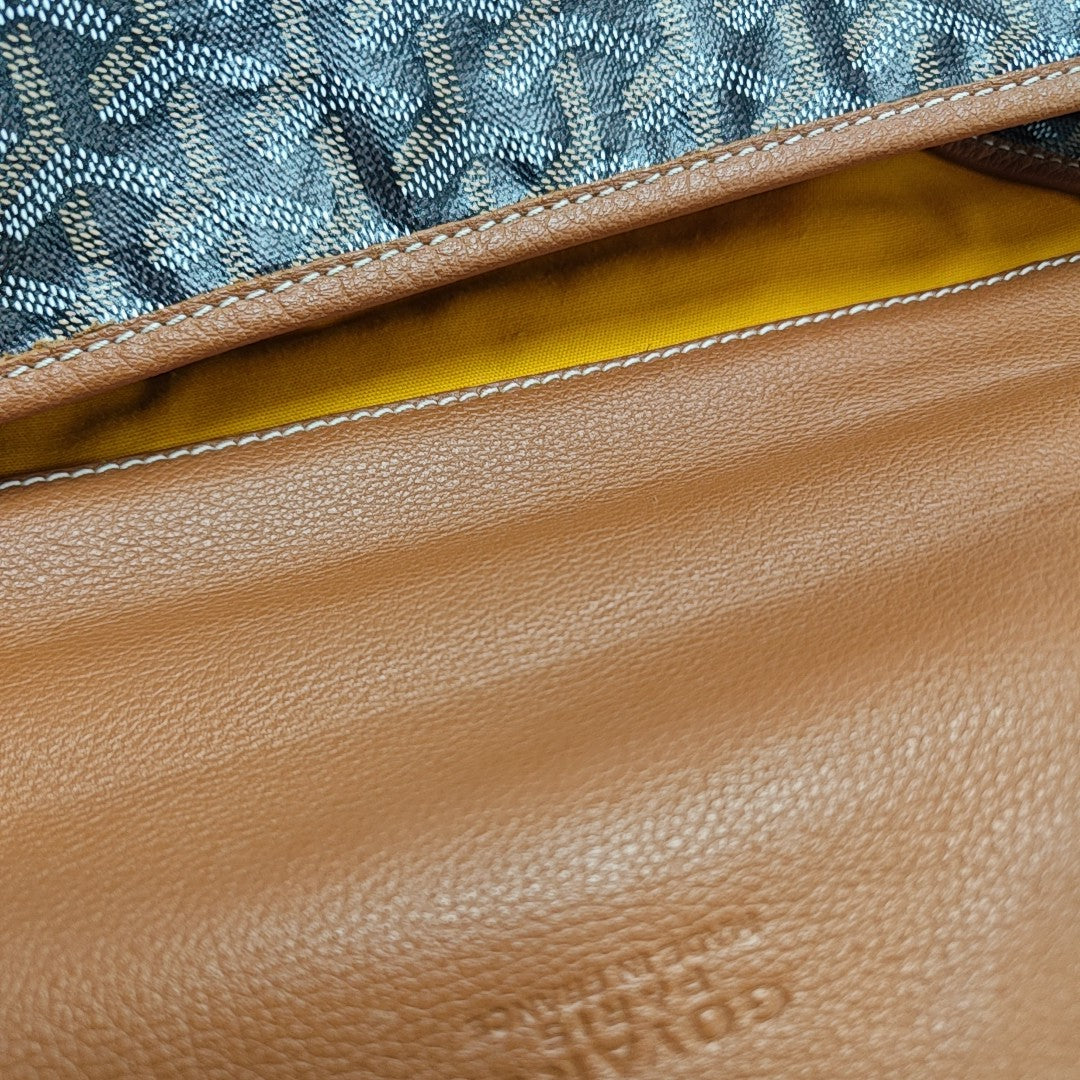 Saint Léger Coated Canvas Brown
