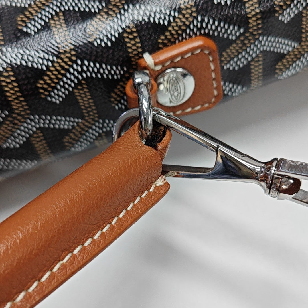 Saint Léger Coated Canvas Brown