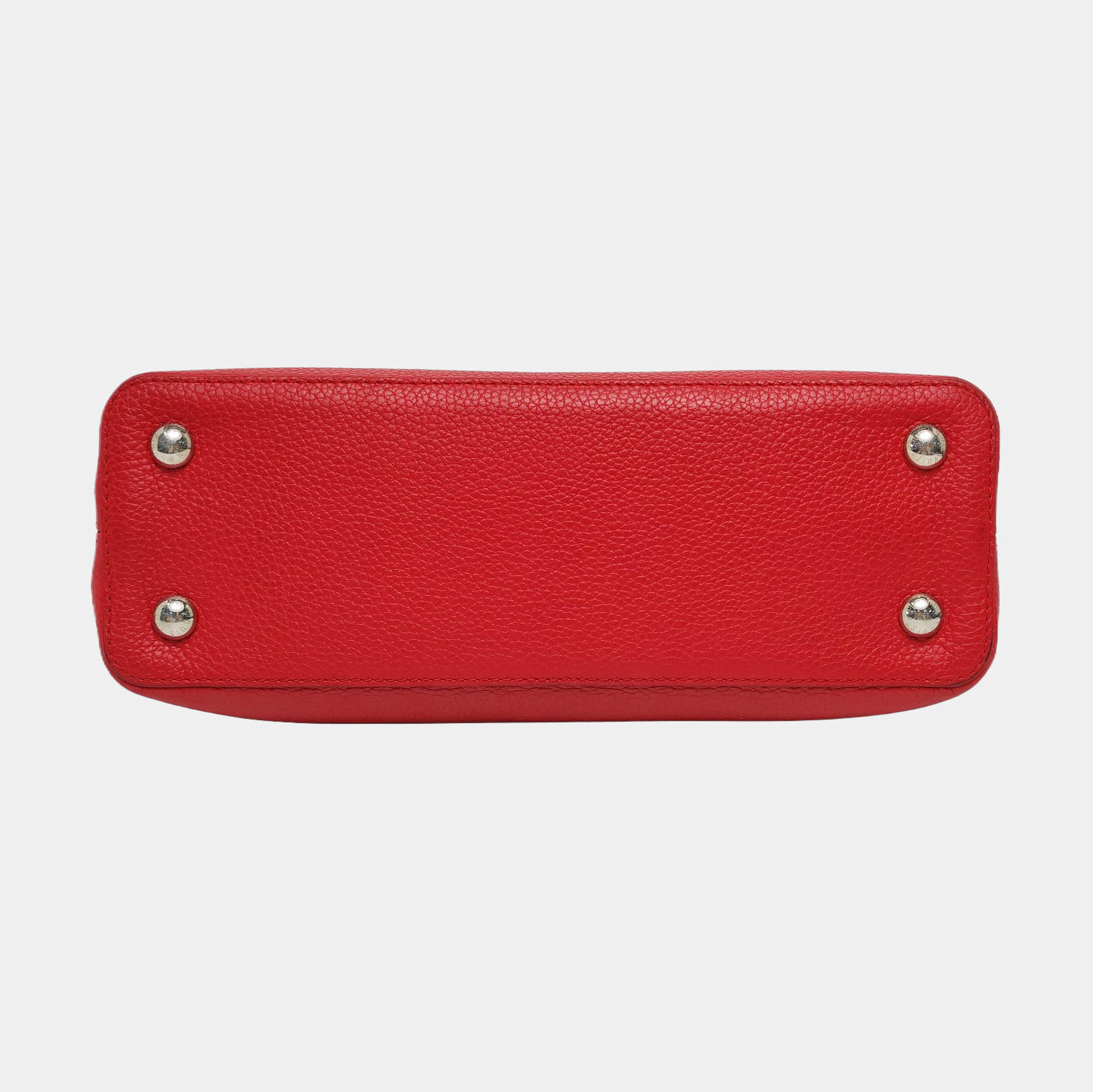 Authenticated pre-owned  Capucines MM Calfskin Red - Shoulder Bag at Looply