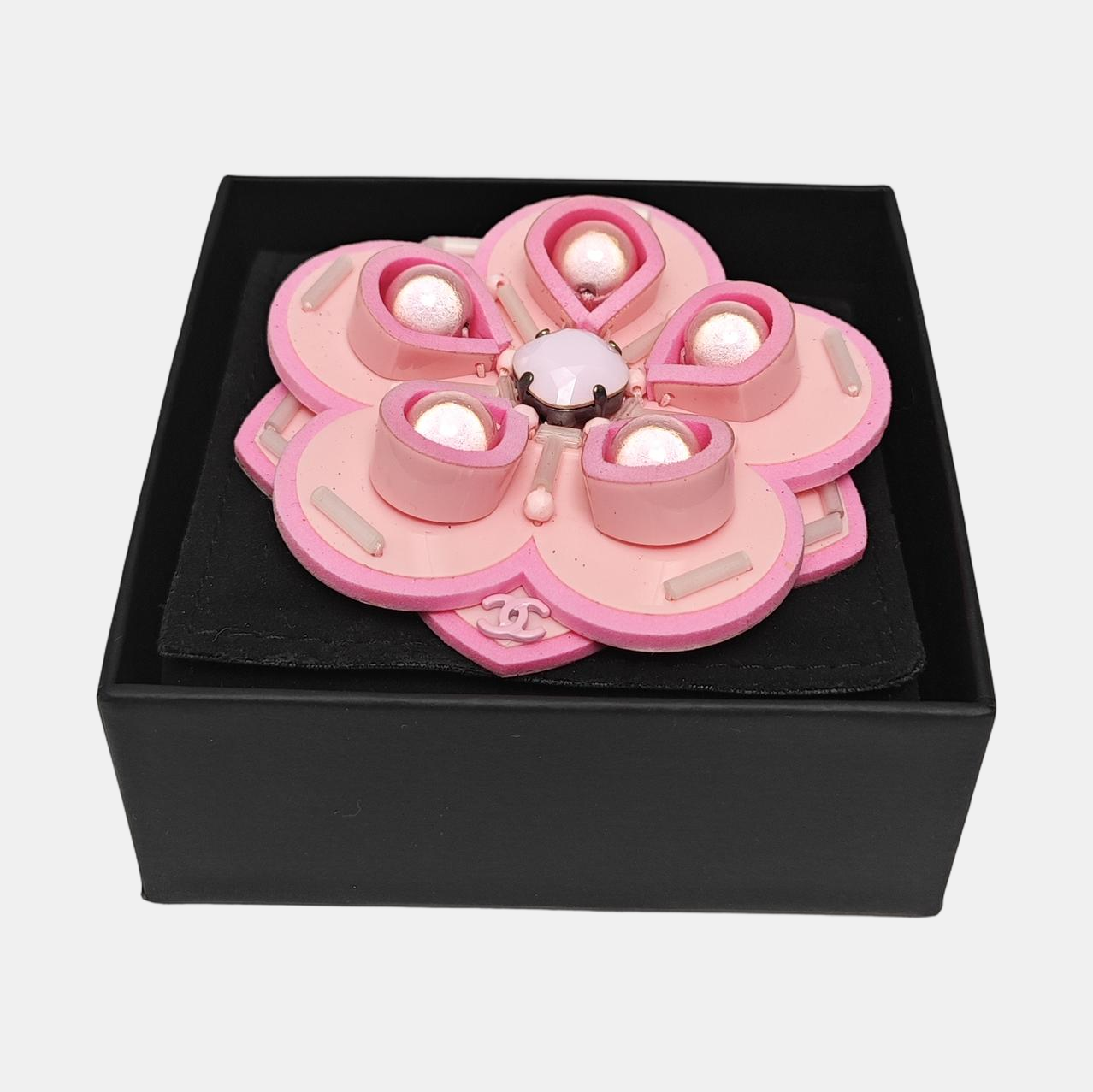 Authenticated pre-owned  Modern CC Decorative Brooch Synthetic Material Pink Brooch - Brooch at Looply