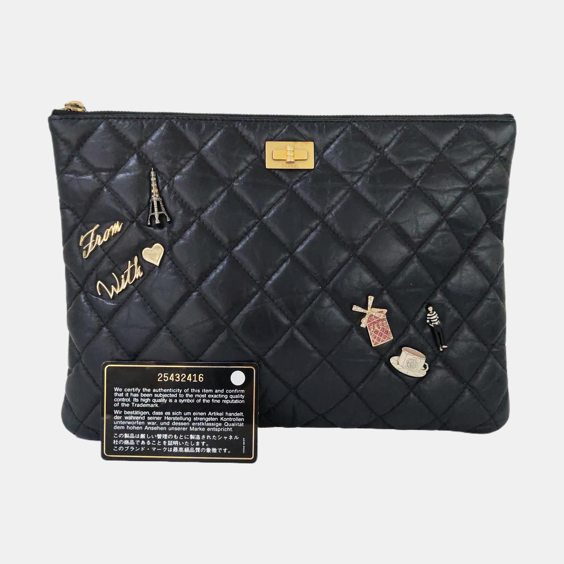Authenticated pre-owned  2.55 East West Quilted Calfskin Black - Clutch at Looply