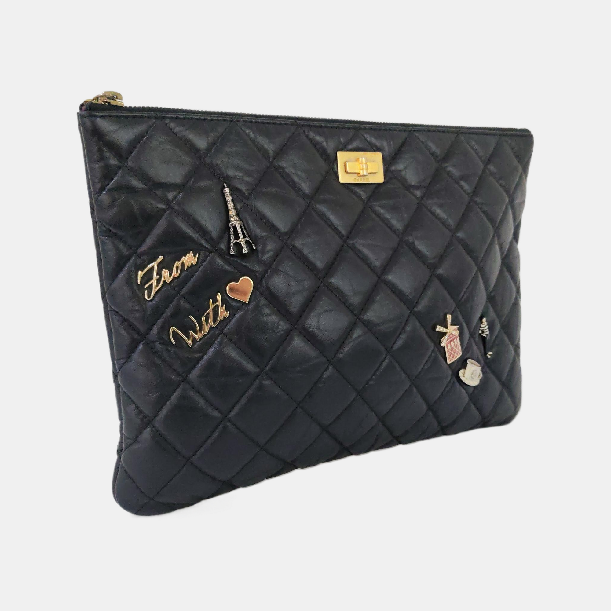 Authenticated pre-owned  2.55 East West Quilted Calfskin Black - Clutch at Looply