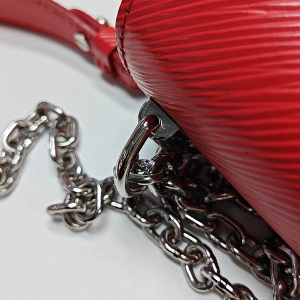 Authenticated pre-owned  Twist MM Epi Red - Shoulder Bag at Looply