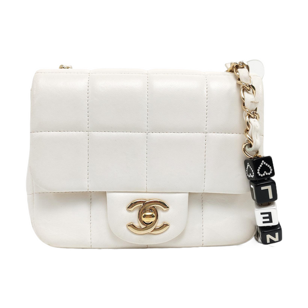 Authenticated pre-owned  Classic Flap Medium Lambskin White - Crossbody Bag at Looply