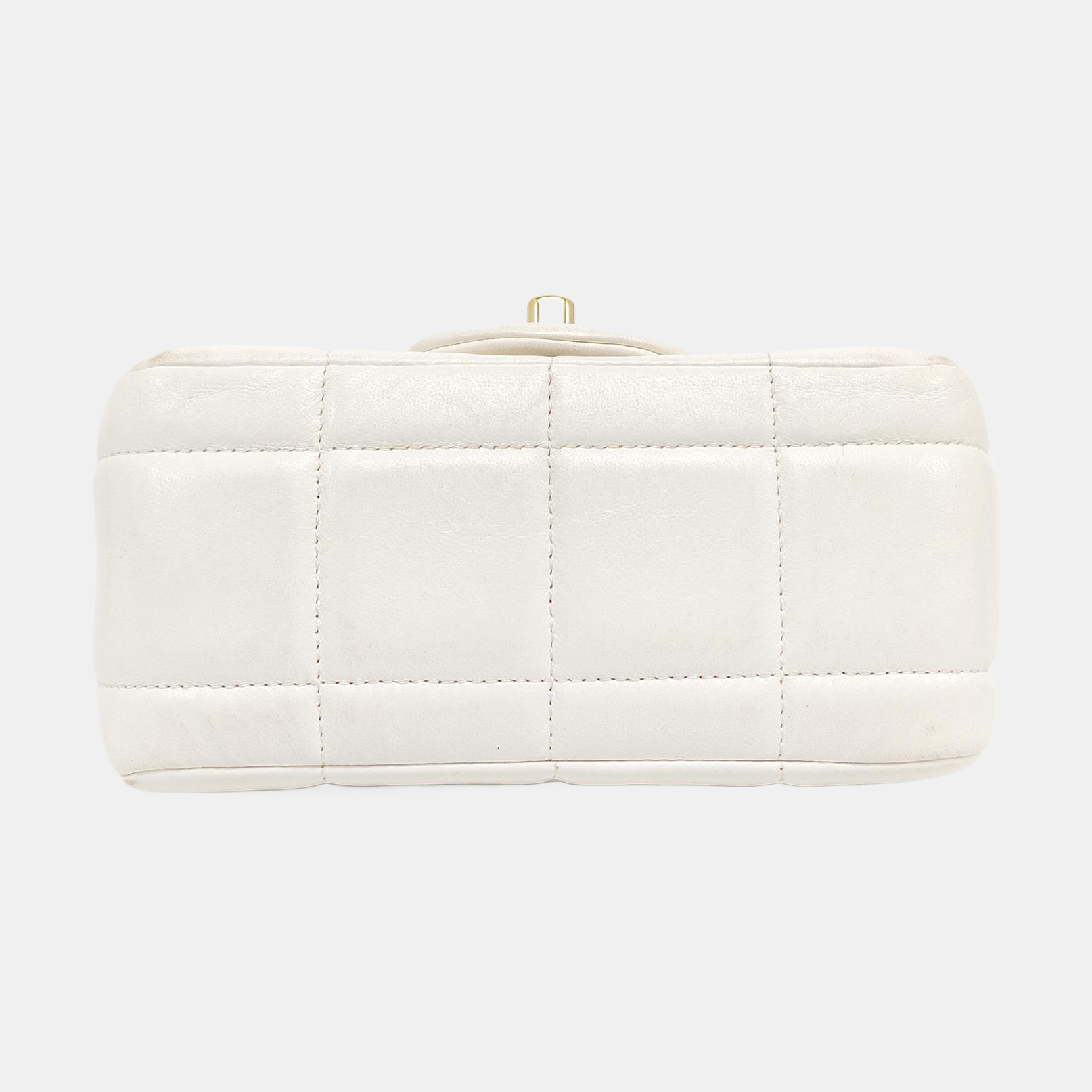 Authenticated pre-owned  Classic Flap Medium Lambskin White - Crossbody Bag at Looply