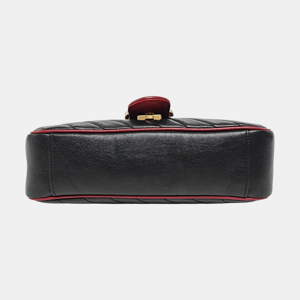 Authenticated pre-owned  GG Marmont Medium Calfskin Black - Shoulder Bag at Looply