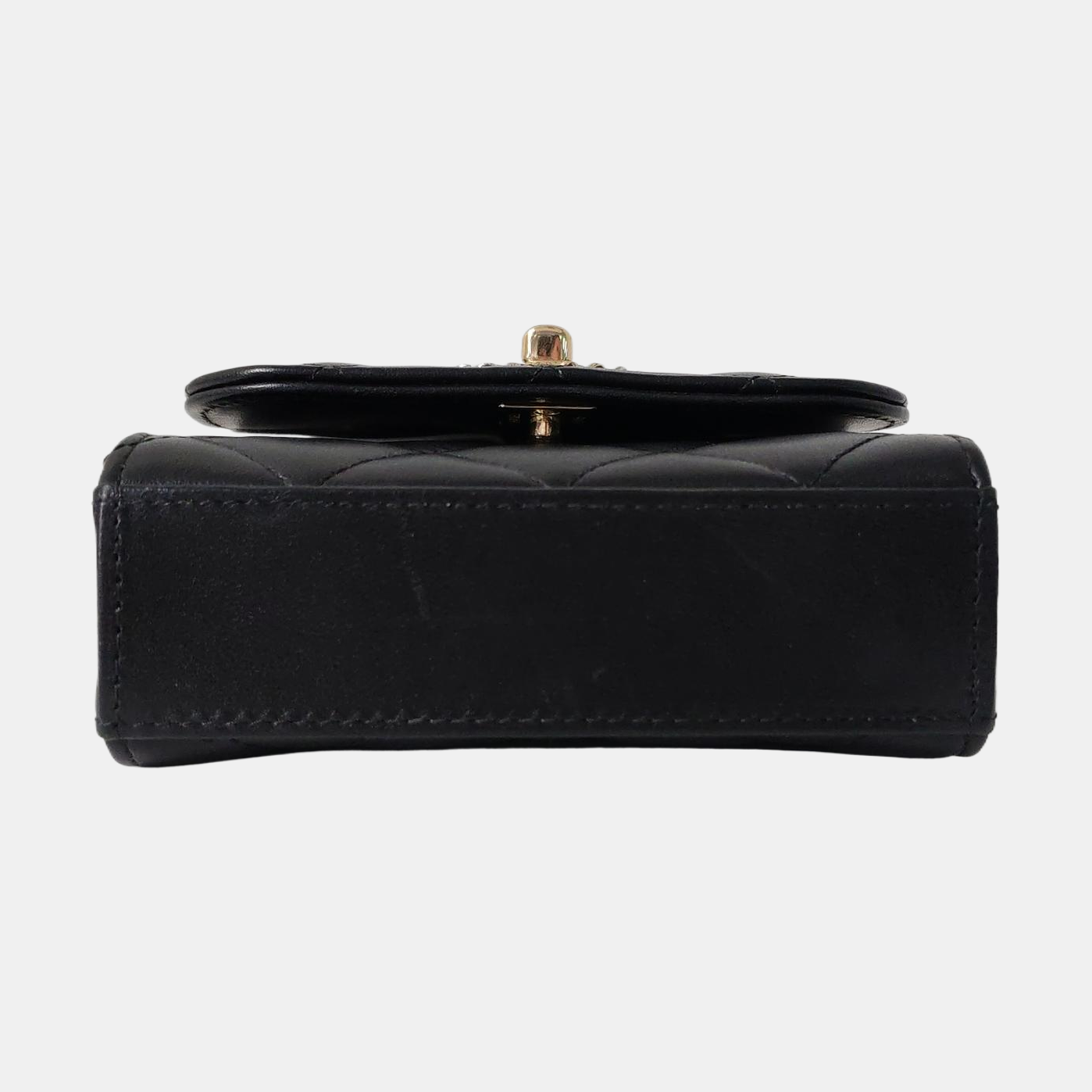 Authenticated pre-owned  Trendy CC Quilted Lambskin Black - Crossbody Bag at Looply