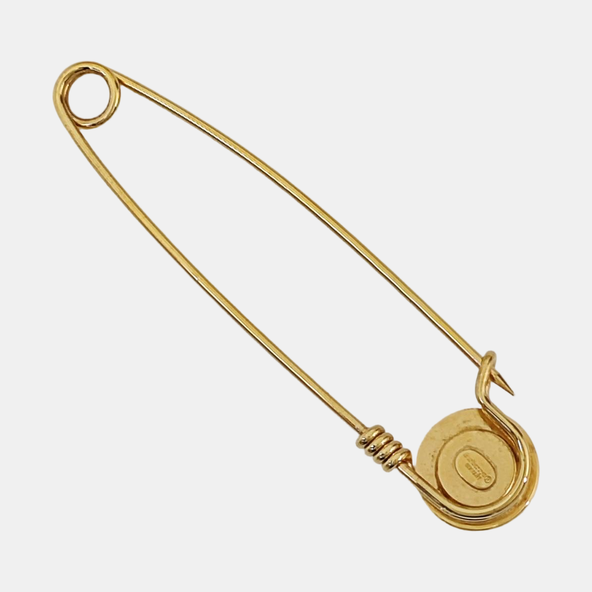 Authenticated pre-owned  Gold-tone Metal Brooch - Brooch at Looply