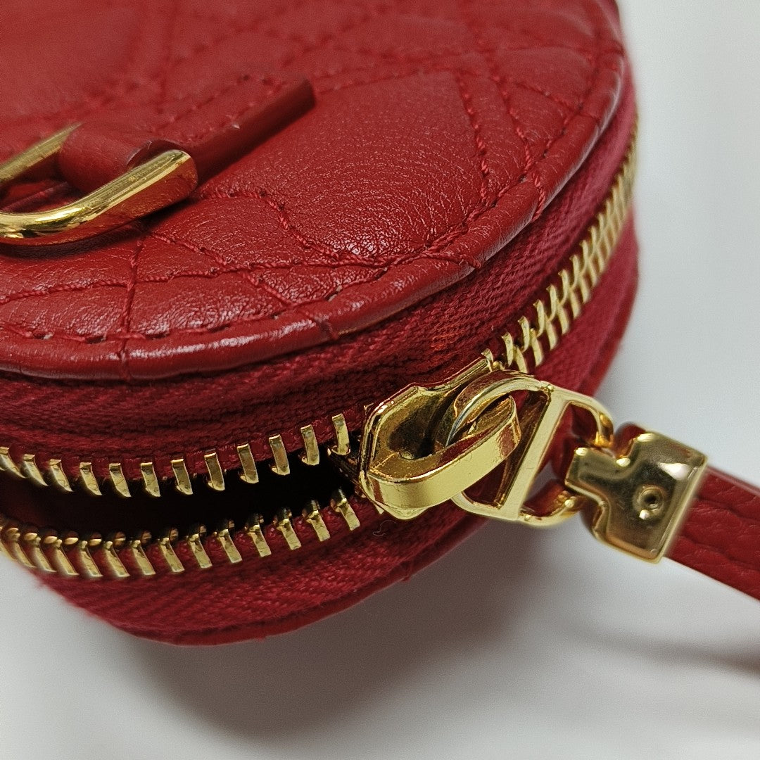 Authenticated pre-owned  Dior Caro Calfskin Red - Crossbody Bag at Looply