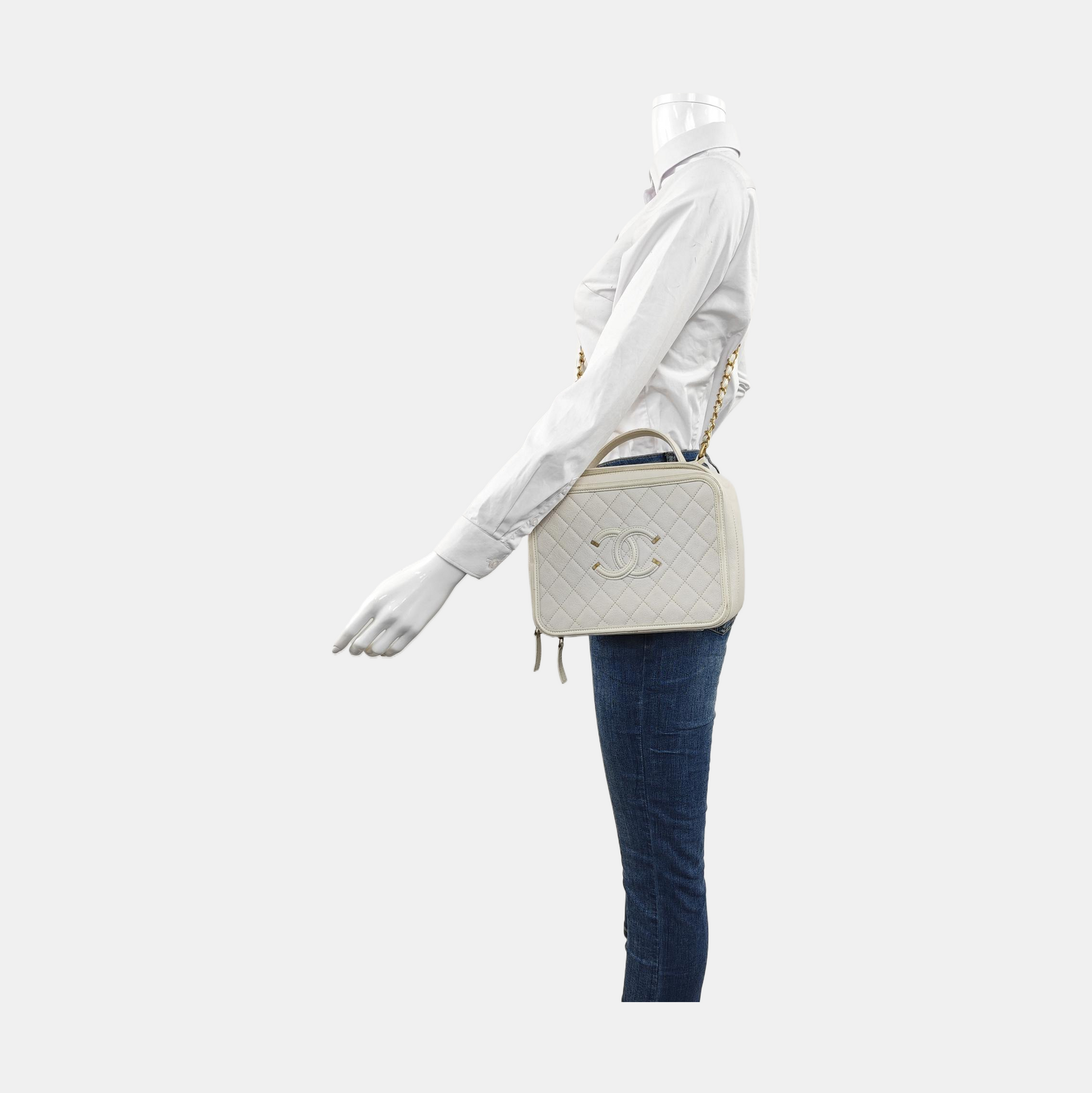 Authenticated pre-owned  Filigree Large Quilted Grained Calfskin White - Shoulder Bag at Looply