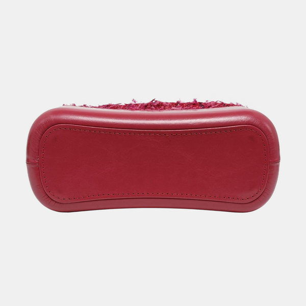 Authenticated pre-owned  Gabrielle Small Wool Red - Shoulder Bag at Looply