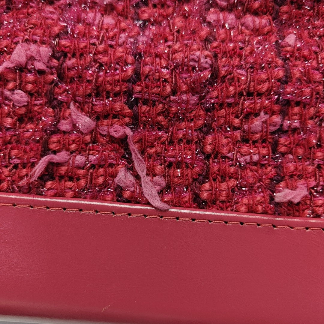 Authenticated pre-owned  Gabrielle Small Wool Red - Shoulder Bag at Looply