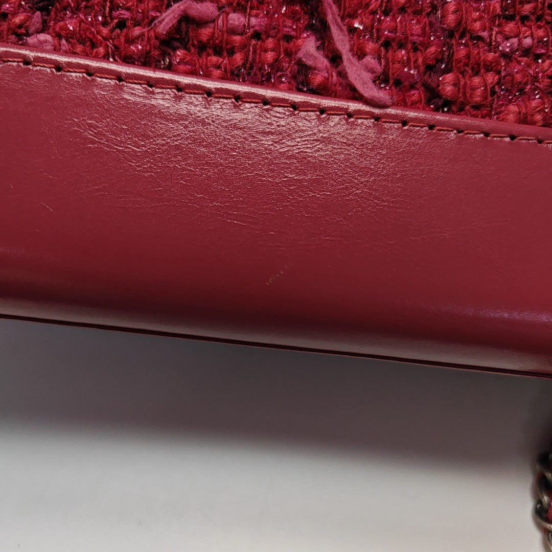 Authenticated pre-owned  Gabrielle Small Wool Red - Shoulder Bag at Looply