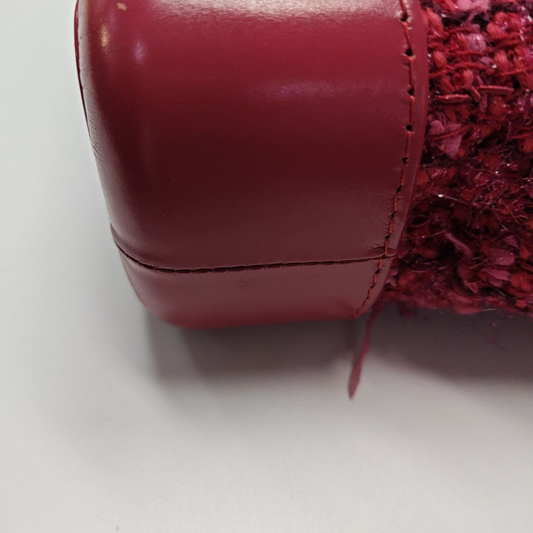Authenticated pre-owned  Gabrielle Small Wool Red - Shoulder Bag at Looply