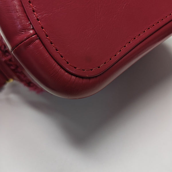 Authenticated pre-owned  Gabrielle Small Wool Red - Shoulder Bag at Looply