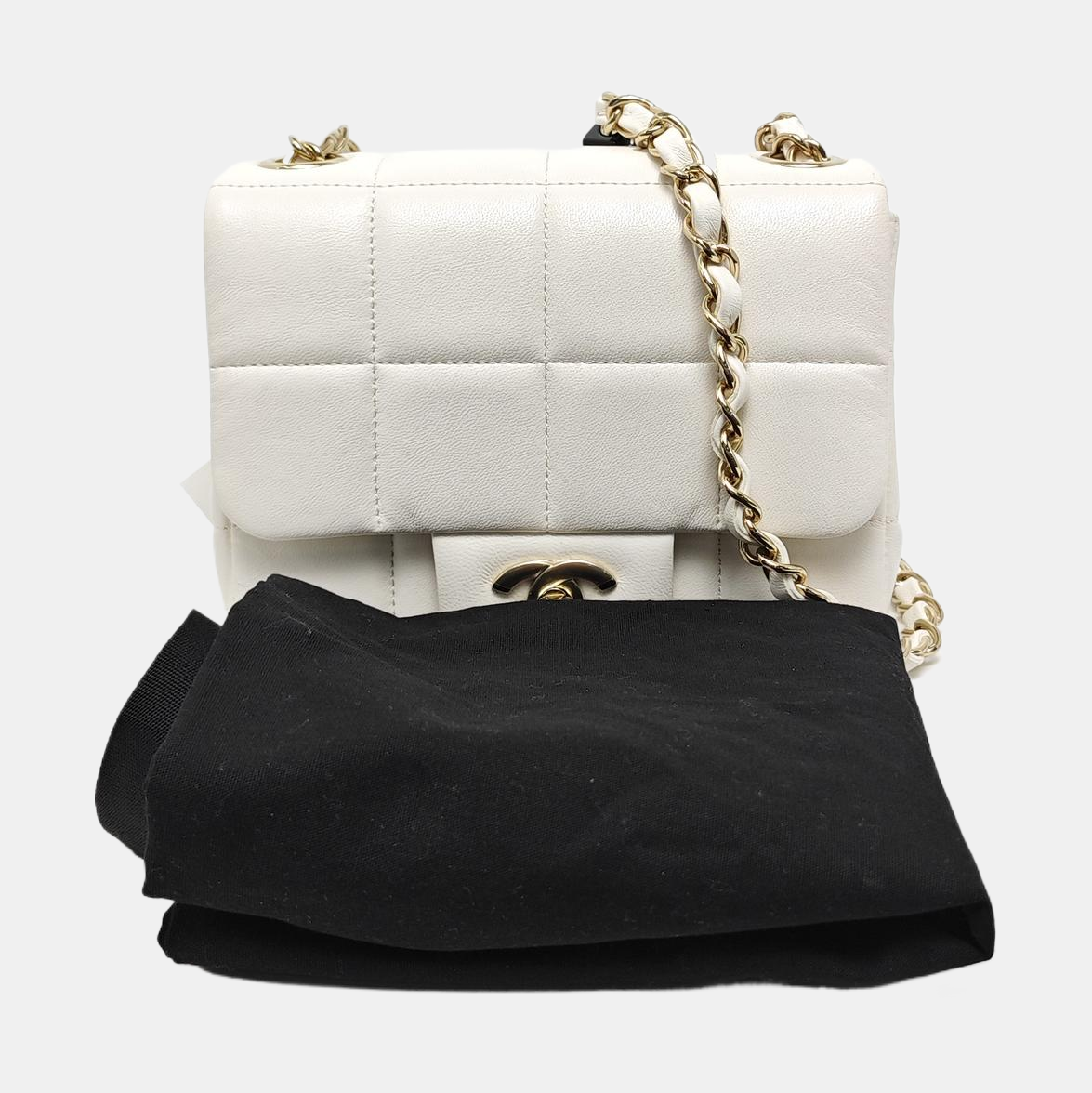 Authenticated pre-owned  Classic Flap Lambskin White - Crossbody Bag at Looply