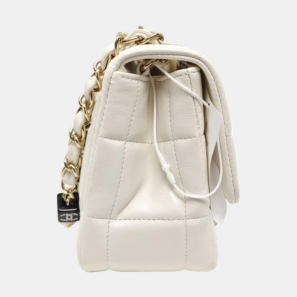 Authenticated pre-owned  Classic Flap Lambskin White - Crossbody Bag at Looply
