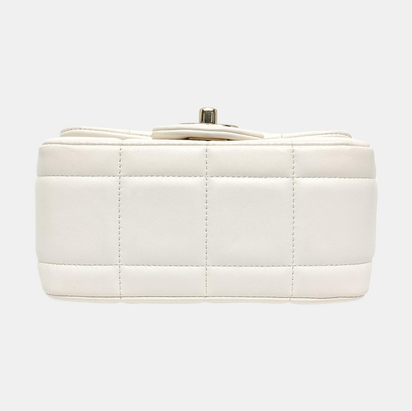 Authenticated pre-owned  Classic Flap Lambskin White - Crossbody Bag at Looply