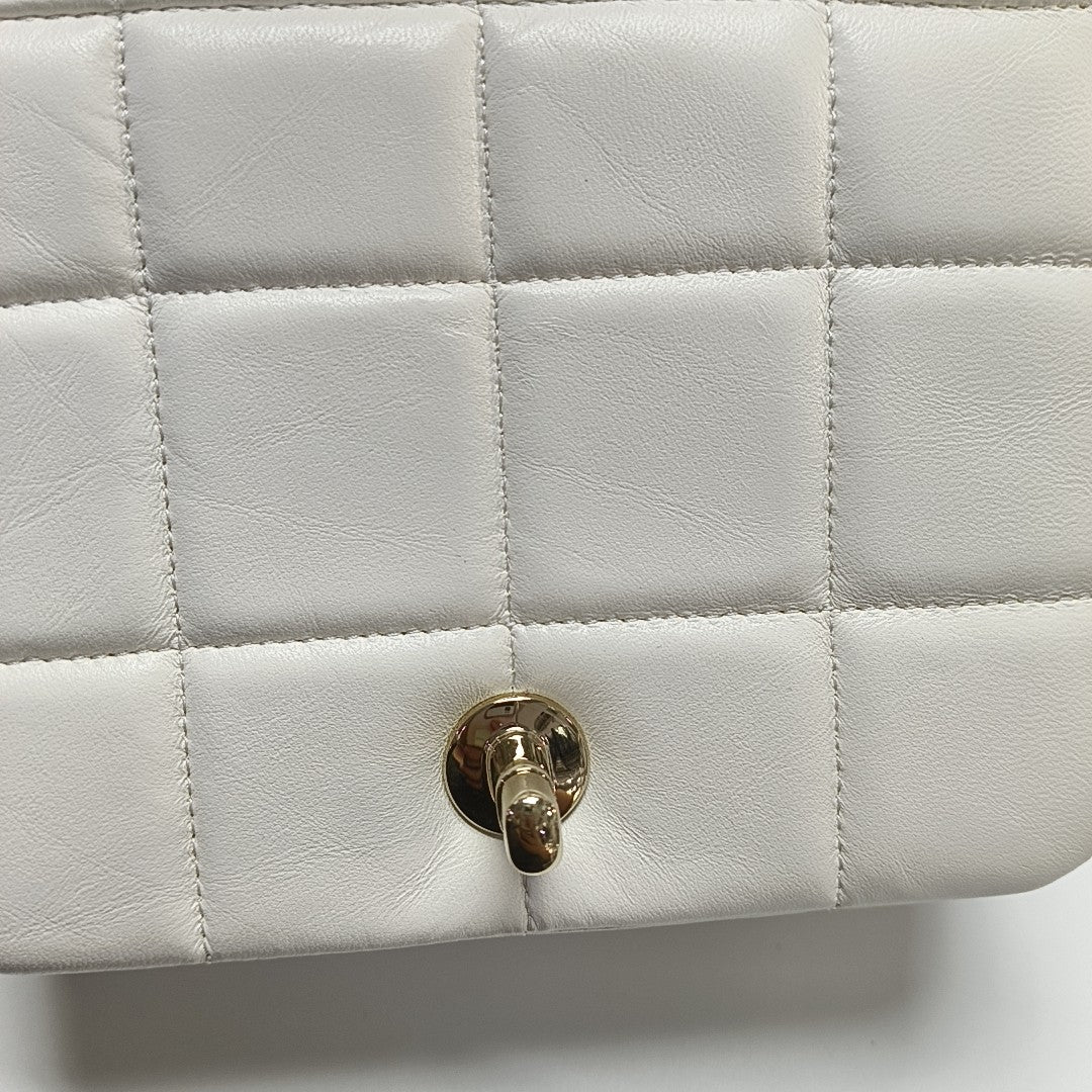 Authenticated pre-owned  Classic Flap Lambskin White - Crossbody Bag at Looply