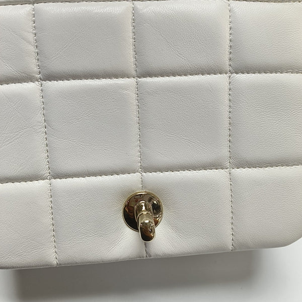 Authenticated pre-owned  Classic Flap Lambskin White - Crossbody Bag at Looply