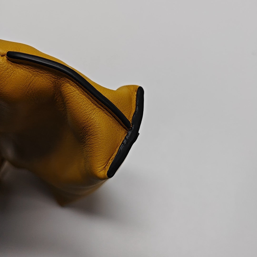 Authenticated pre-owned  Flamenco Calfskin Yellow - Clutch at Looply