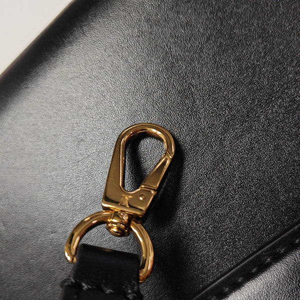 Authenticated pre-owned  Capucines Calfskin Black - Shoulder Bag at Looply