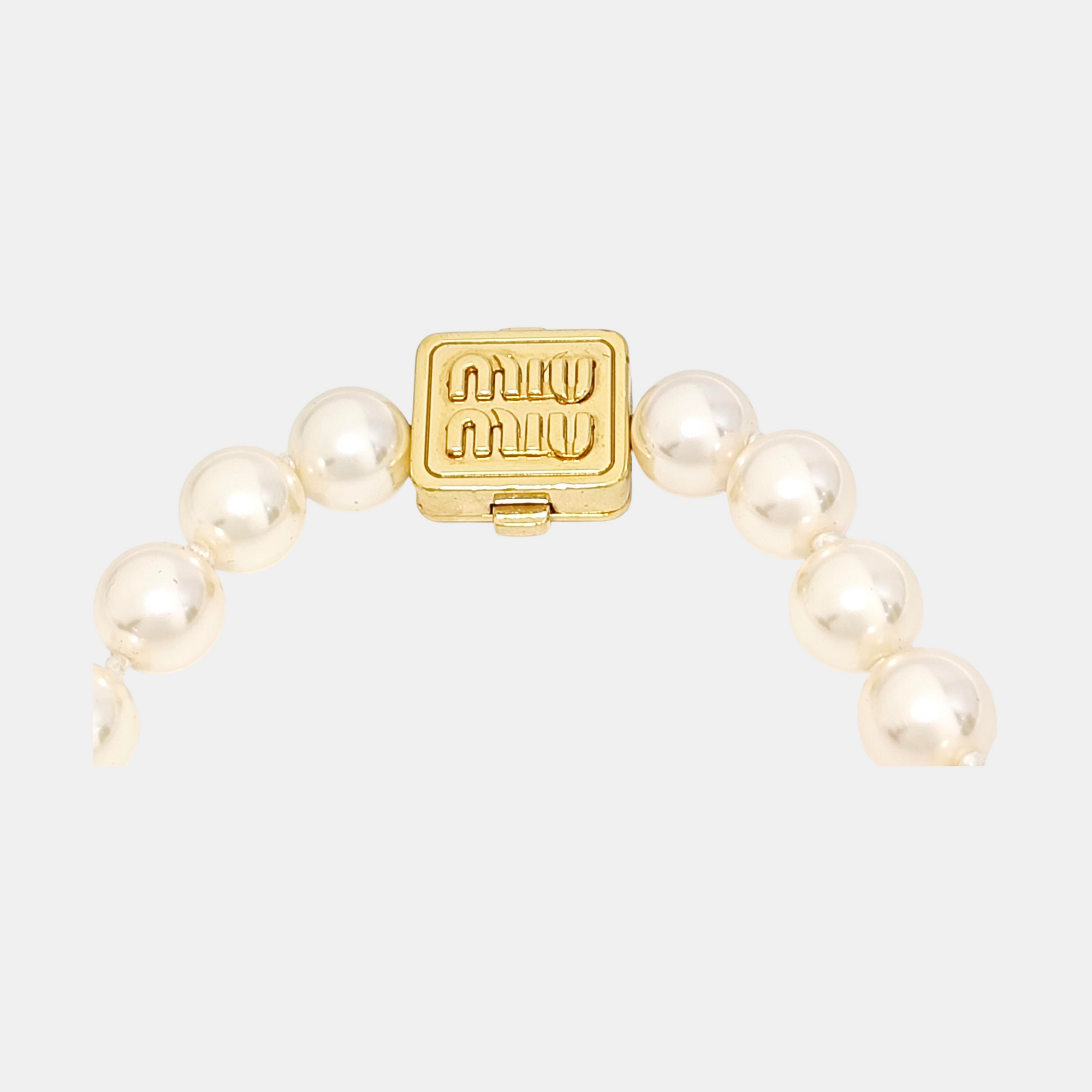 Authenticated pre-owned  Faux Pearl White Necklace - Necklace at Looply