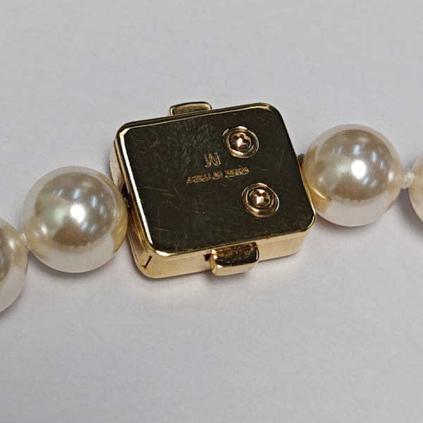 Authenticated pre-owned  Faux Pearl White Necklace - Necklace at Looply