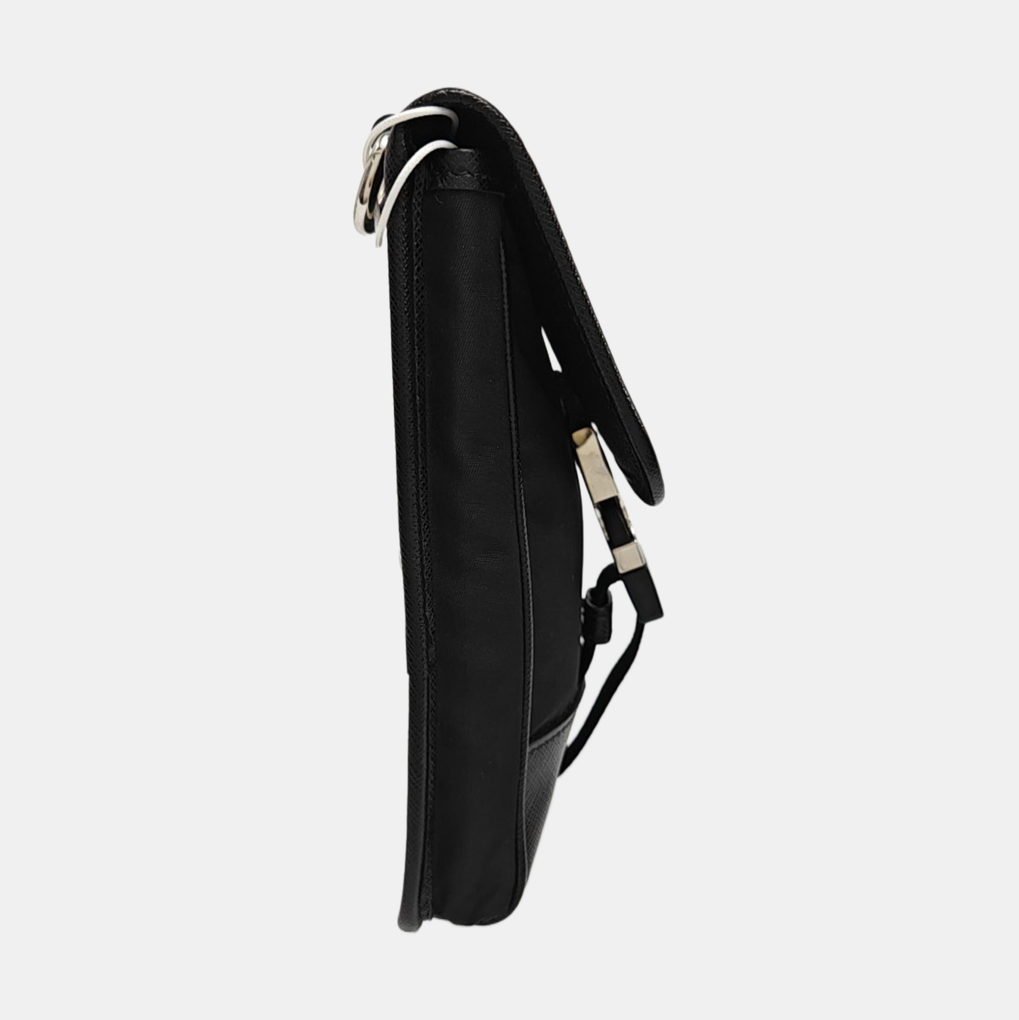 Authenticated pre-owned  Re-Nylon Nylon Black - Shoulder Bag at Looply