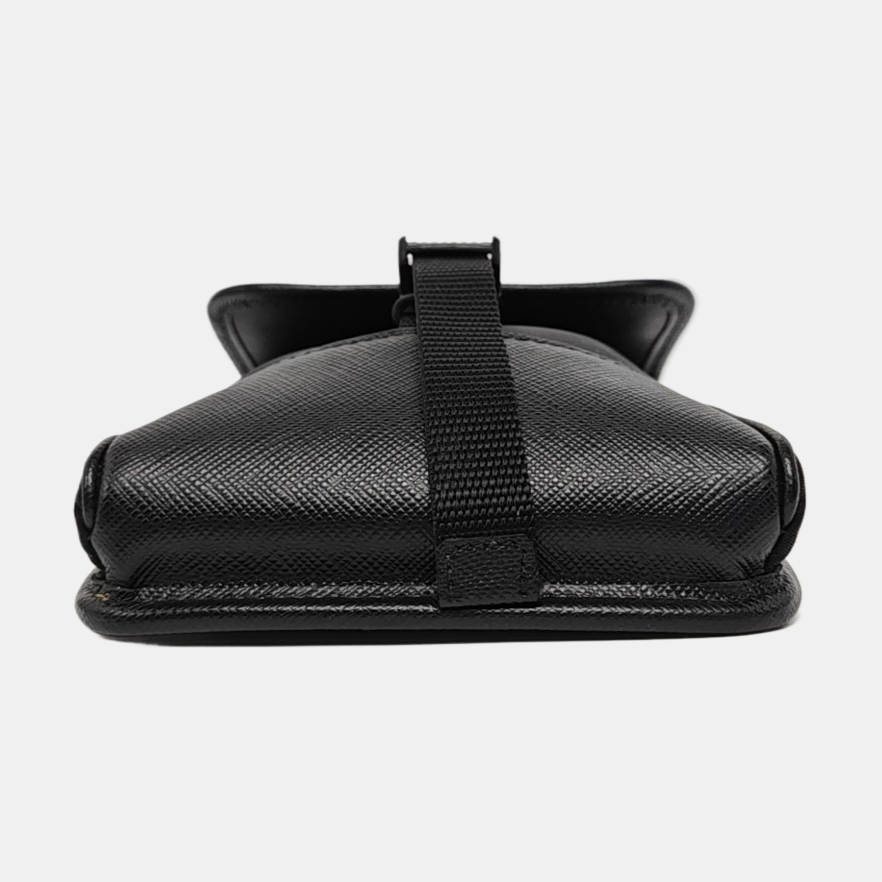 Authenticated pre-owned  Re-Nylon Nylon Black - Shoulder Bag at Looply