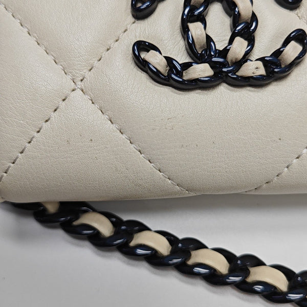 Authenticated pre-owned  Chanel 19 Quilted Calfskin White - Shoulder Bag at Looply