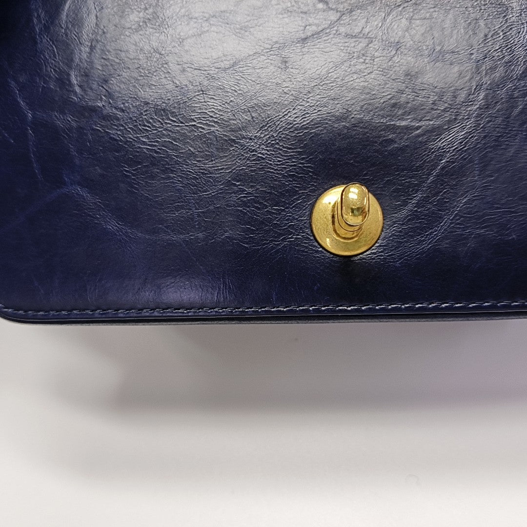 Authenticated pre-owned  Classic Flap Quilted Calfskin Blue - Shoulder Bag at Looply