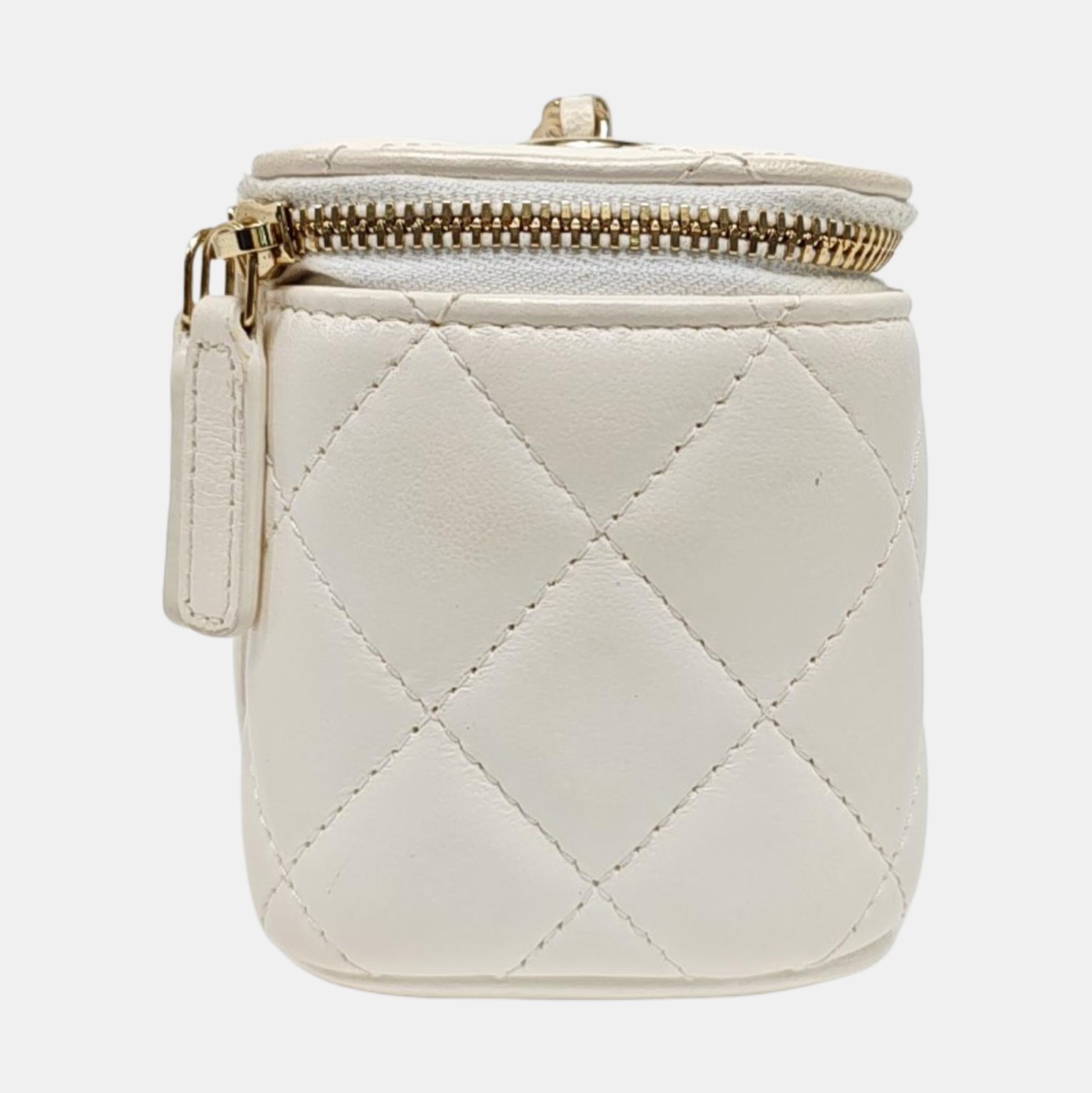 Authenticated pre-owned  Vanity Case Small Quilted Lambskin White - Shoulder Bag at Looply