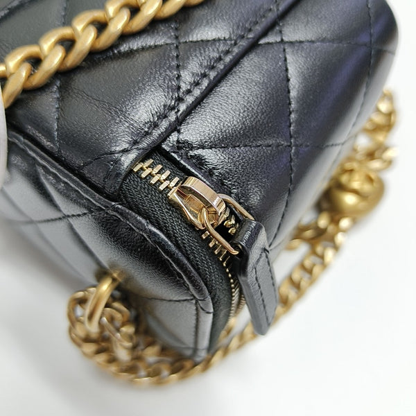 Authenticated pre-owned  Vanity Case Quilted Lambskin Black - Crossbody Bag at Looply