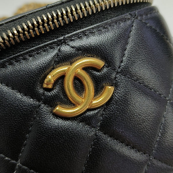 Authenticated pre-owned  Vanity Case Quilted Lambskin Black - Crossbody Bag at Looply