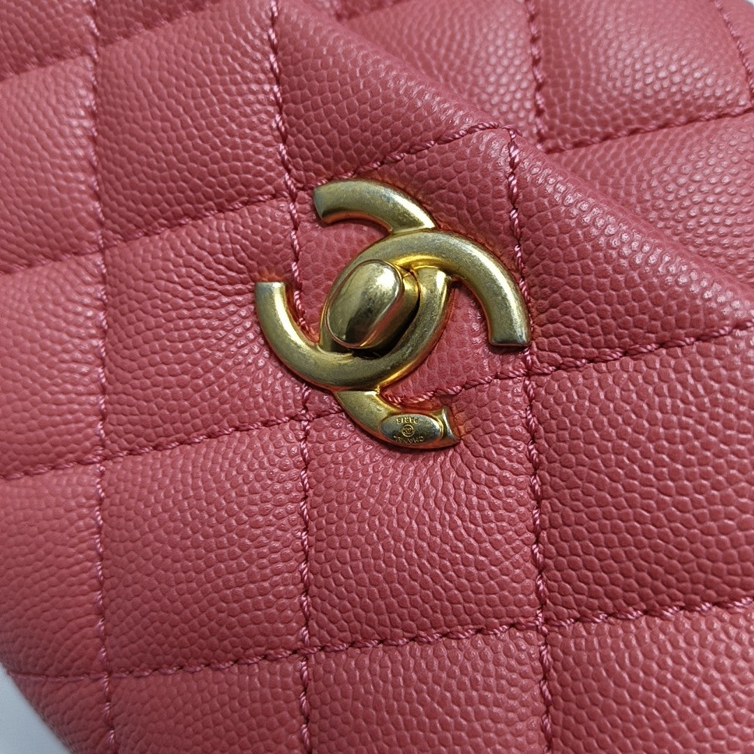 Authenticated pre-owned  Coco Handle Quilted Grained Calfskin Pink - Shoulder Bag at Looply