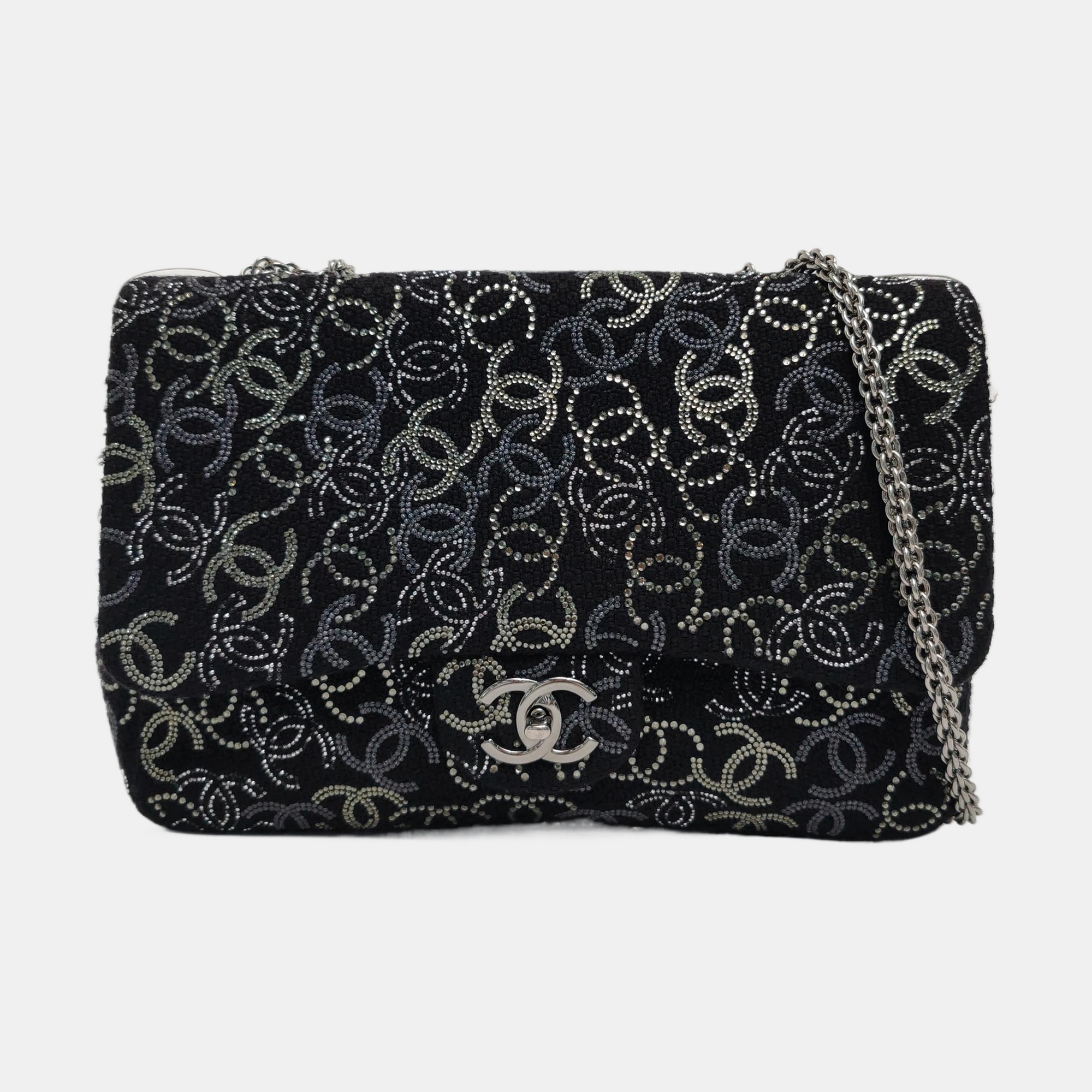 Authenticated pre-owned  Classic Flap Fabric Black - Shoulder Bag at Looply