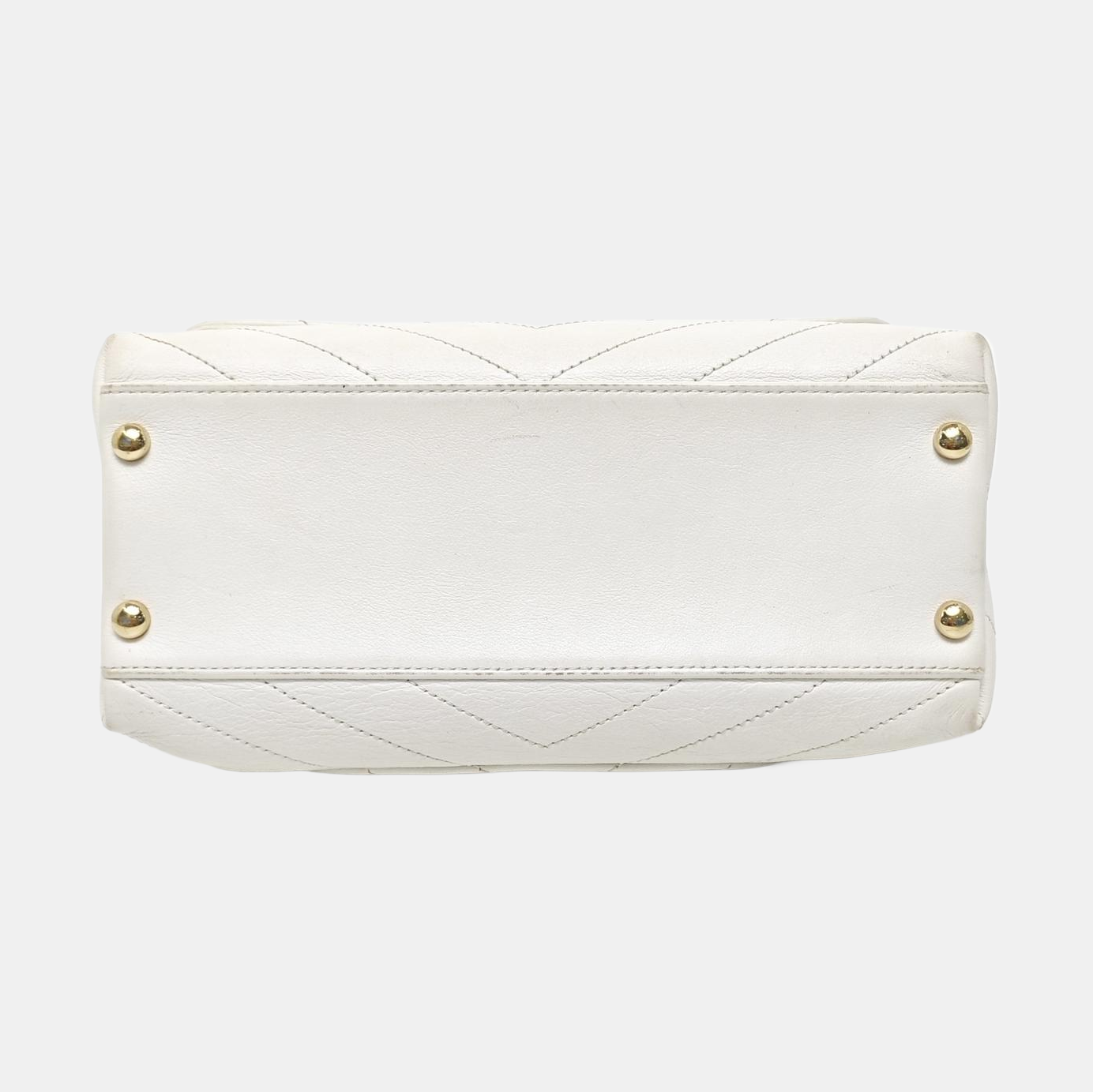 Authenticated pre-owned  Classic Flap Calfskin White - Shoulder Bag at Looply