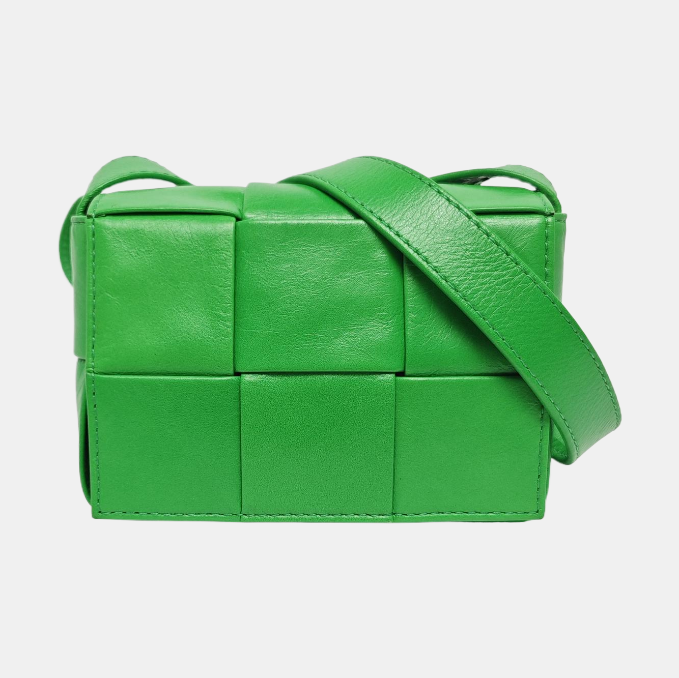 Authenticated pre-owned  Cassette Small Calfskin Green - Crossbody Bag at Looply