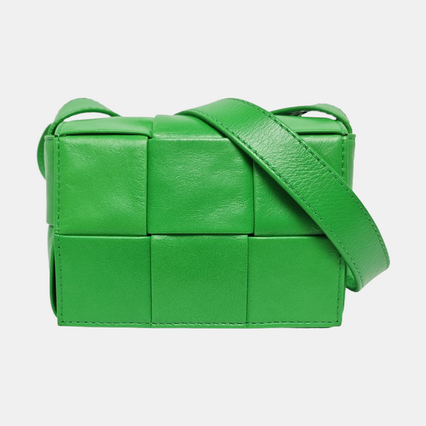 Authenticated pre-owned  Cassette Small Calfskin Green - Crossbody Bag at Looply