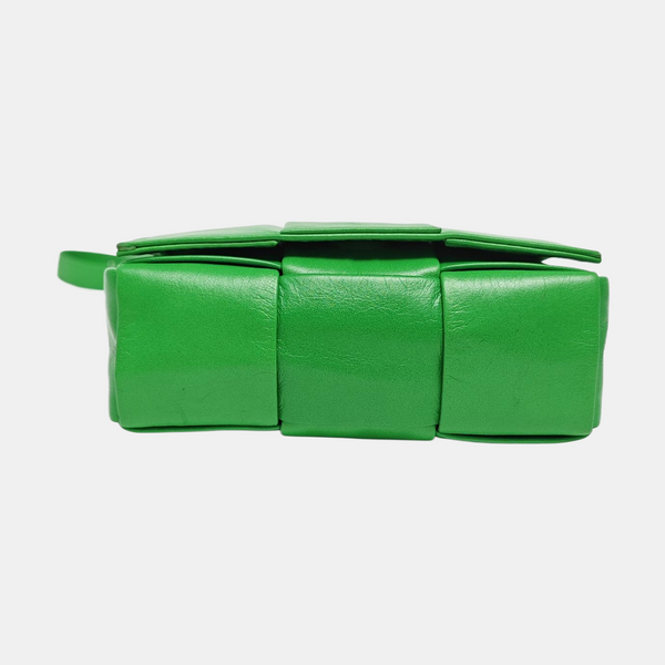 Authenticated pre-owned  Cassette Small Calfskin Green - Crossbody Bag at Looply