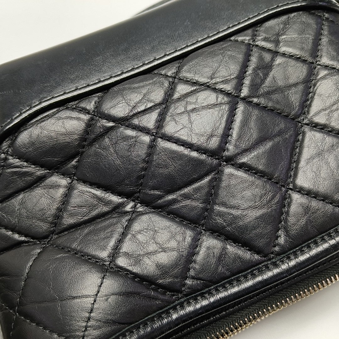 Authenticated pre-owned  Gabrielle Small Quilted Vintage Calf Black - Shoulder Bag at Looply